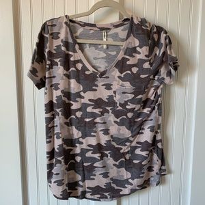 Purple Camo V-Neck T-Shirt - Size M